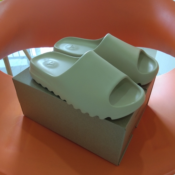 yeezy slides poshmark